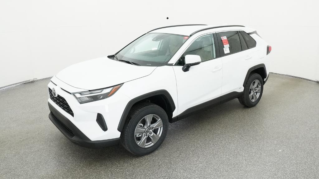 2025 Toyota RAV4 LE's photo