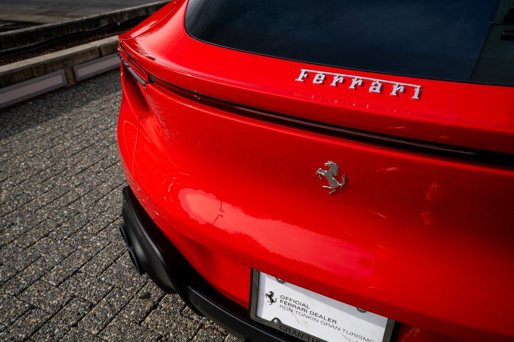 2024 Ferrari Purosangue photo 32