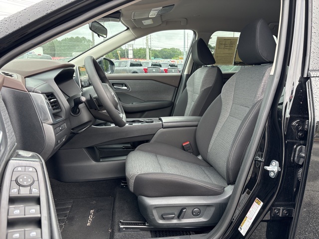 2023 Nissan Rogue SV photo 12