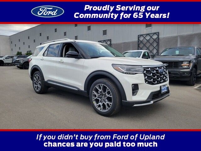 2025 Ford Explorer Platinum's photo