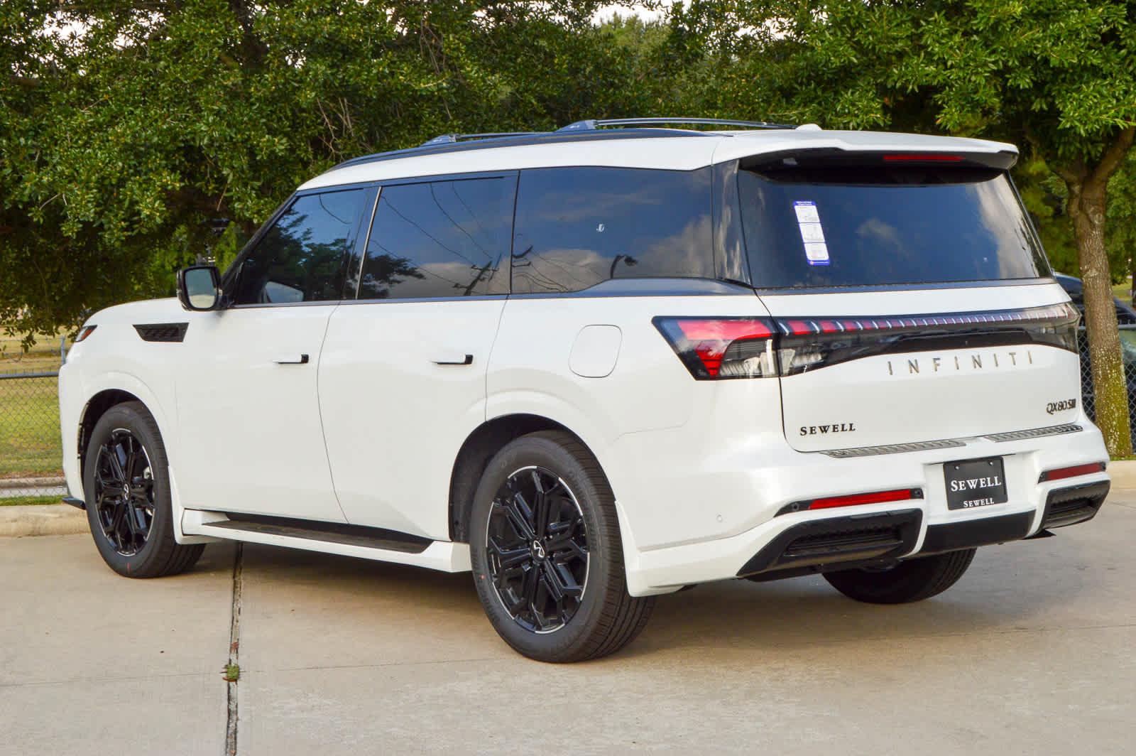 2026 INFINITI QX80 Sport - Photo 4