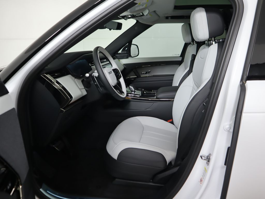 2025 Land Rover Range Rover Sport SE photo 20