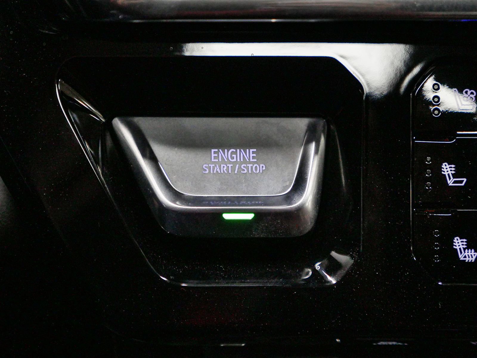 2025 Gmc Sierra 3500 HD Denali Ultimate photo 40