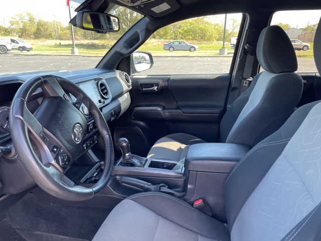 2022 Toyota Tacoma TRD Off-Road photo 4