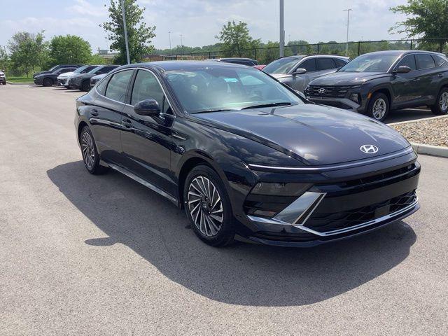 2025 Hyundai Sonata Hybrid SEL photo 3