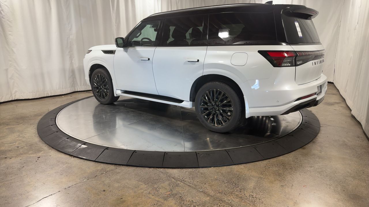 2026 Infiniti QX80 photo 3