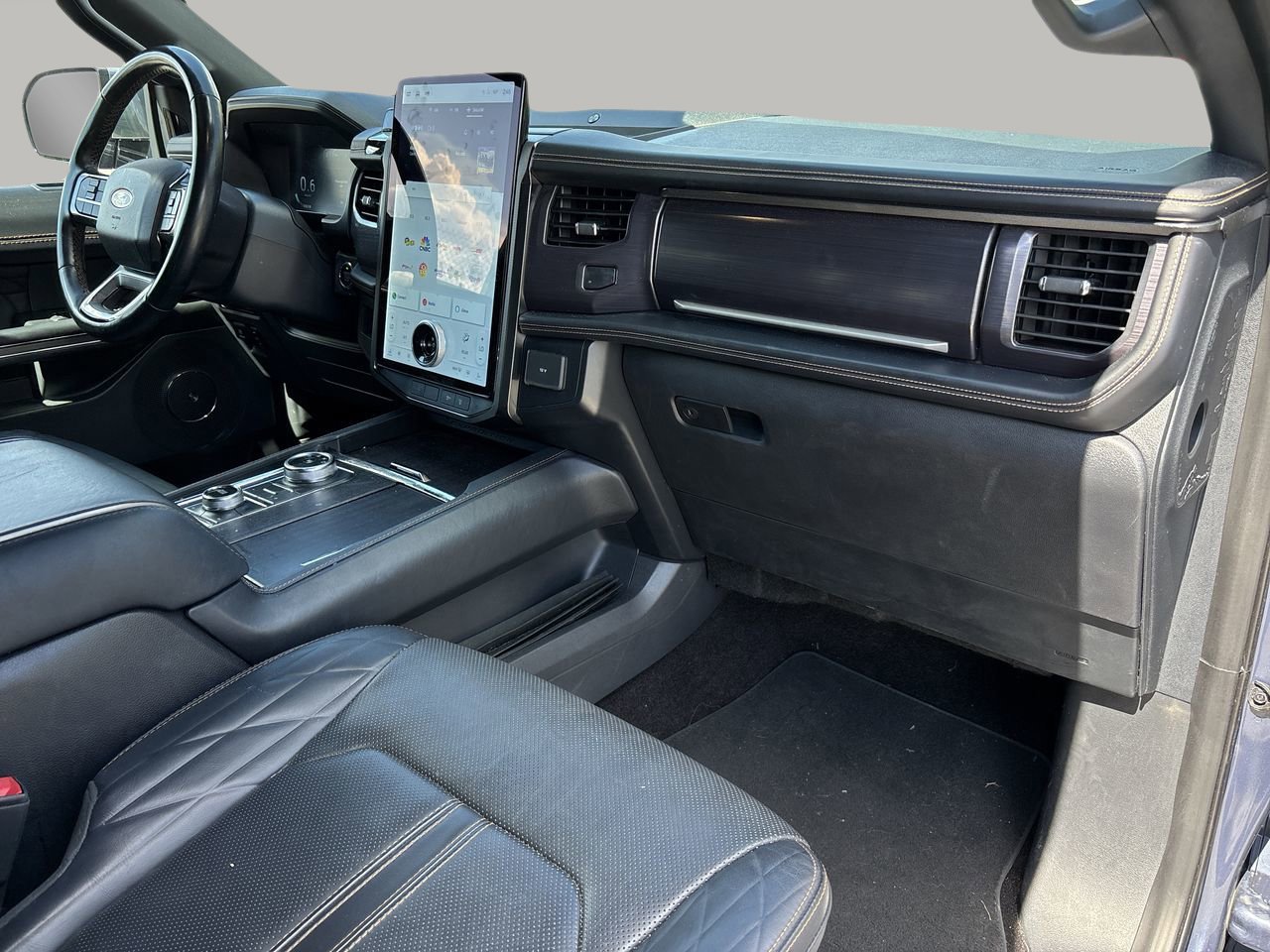 2022 Ford Expedition MAX Platinum photo 10