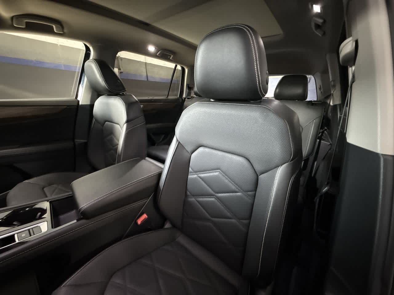 2024 Volkswagen Atlas SE Technology photo 11