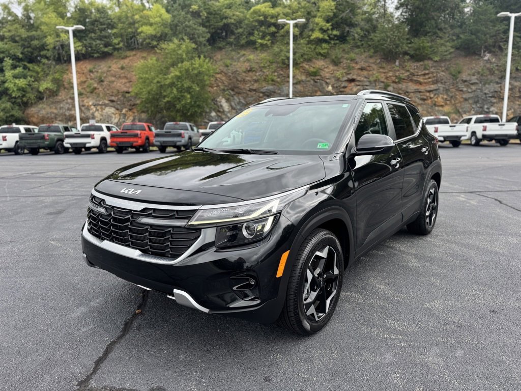2024 Kia Seltos EX photo 3