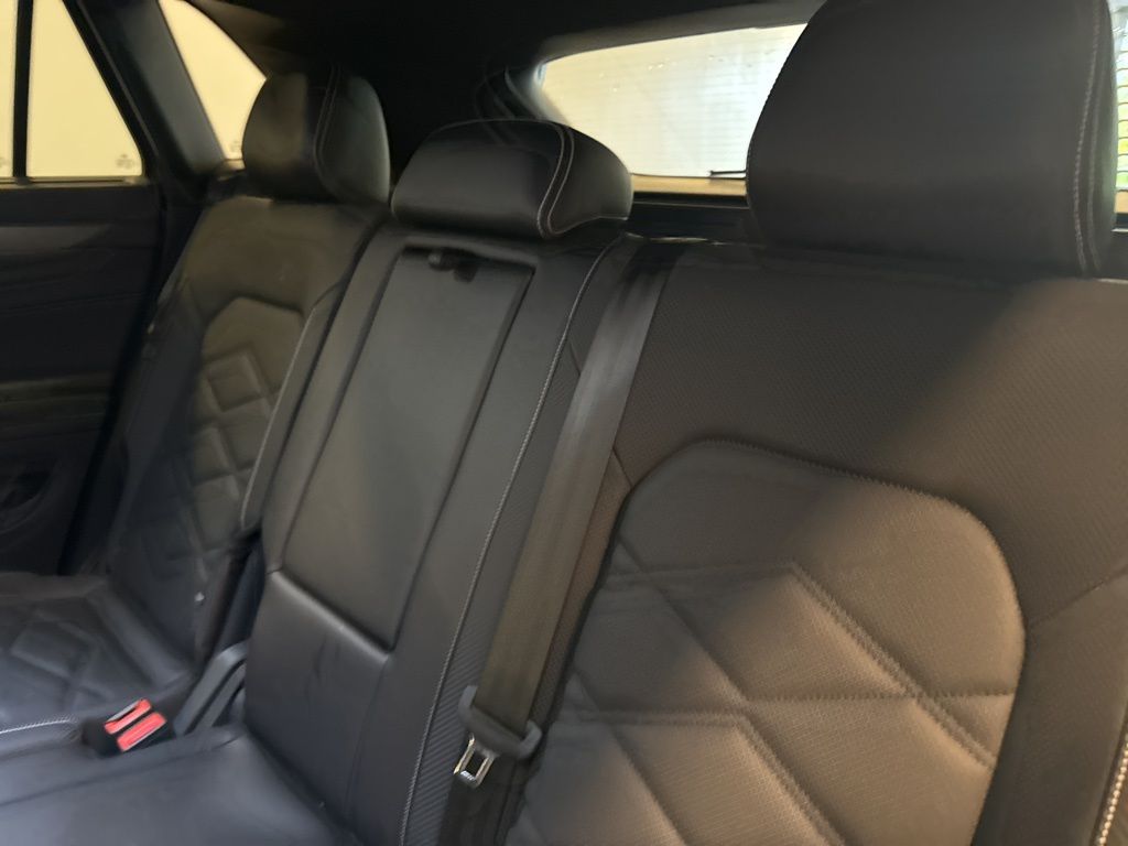 2024 Volkswagen Atlas Cross Sport SE Technology photo 14