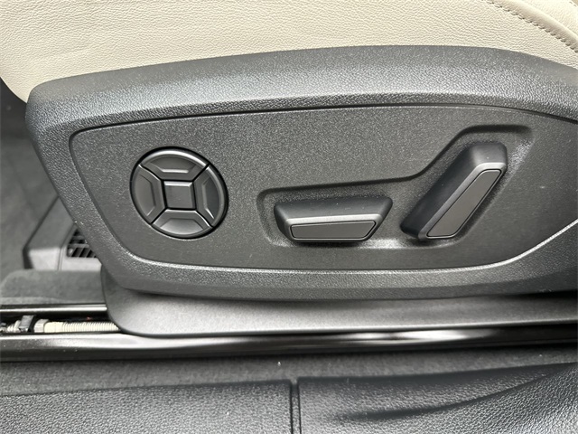 2025 Audi Q3 Premium Plus S line photo 4