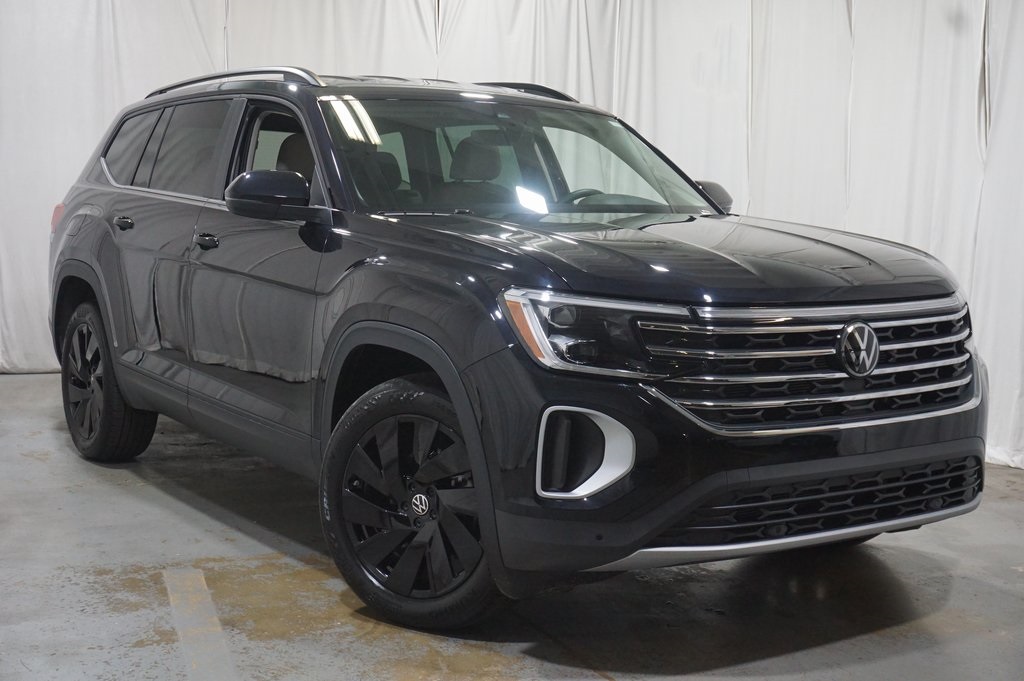 2025 Volkswagen Atlas SE Technology photo 3