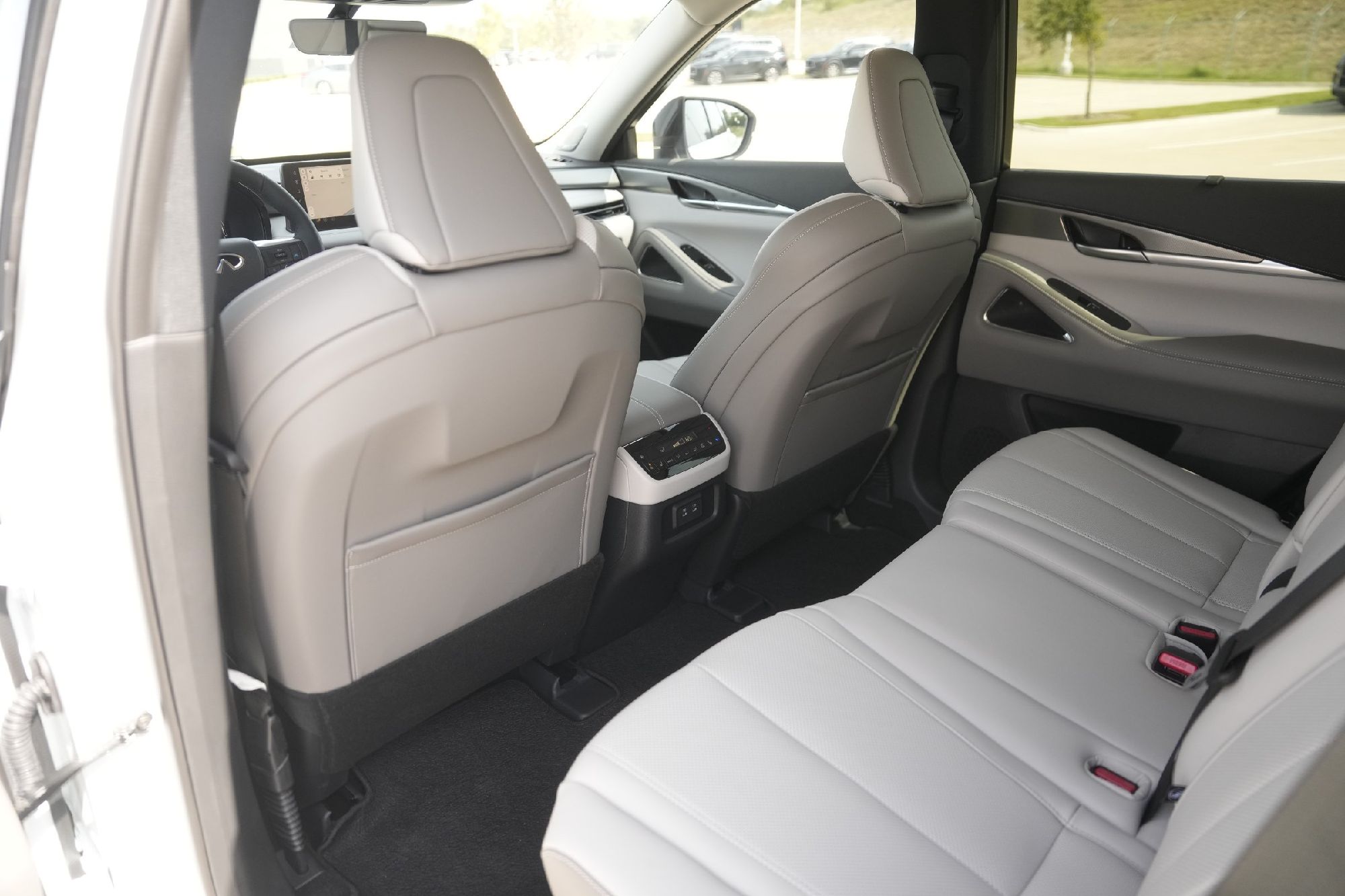 2026 Infiniti QX60 Luxe photo 18