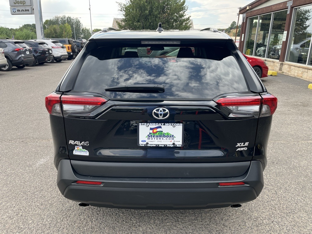 2024 Toyota RAV4 XLE photo 3