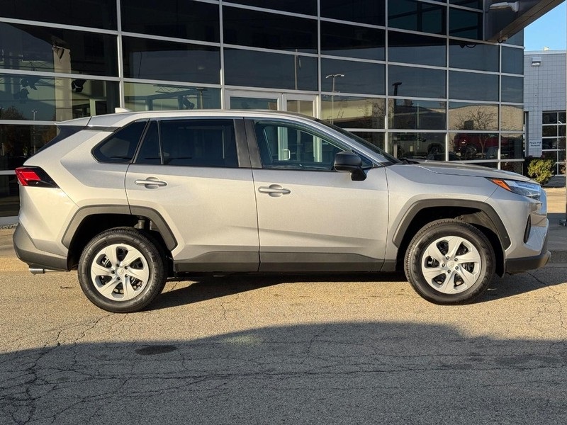 2025 Toyota RAV4 LE photo 2