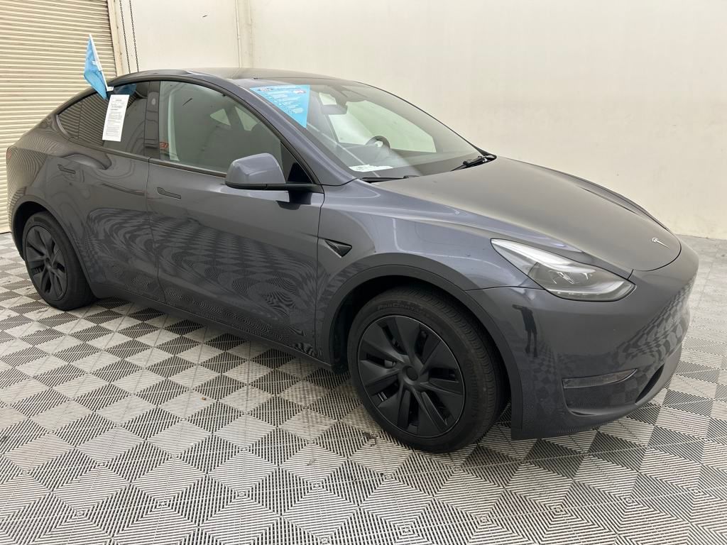 Used 2025 Tesla Model Y Long Range with VIN 7SAYGDED6SA375462 for sale in Northfield, Minnesota