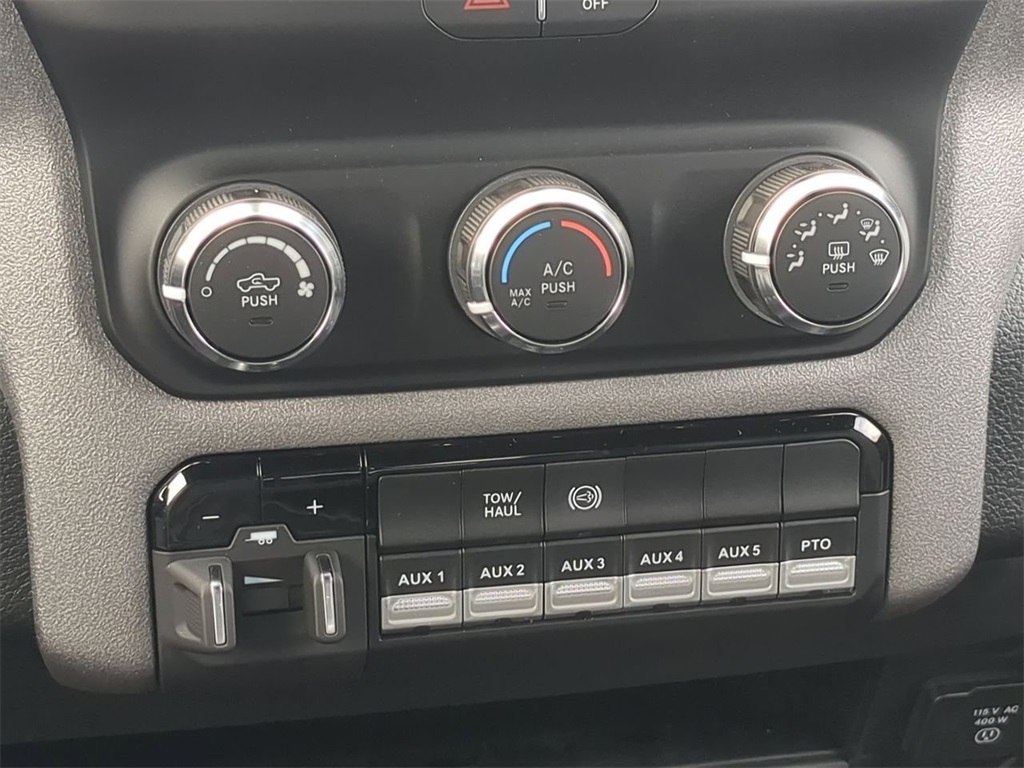 2024 Ram 3500 Tradesman photo 18