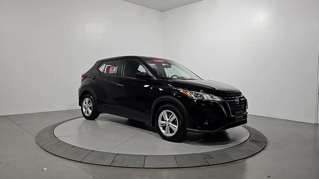 2024 Nissan Kicks S photo 6