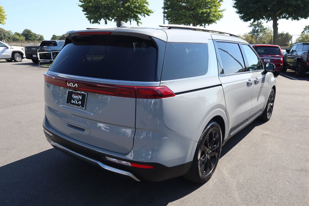 2024 Kia Carnival SX photo 4