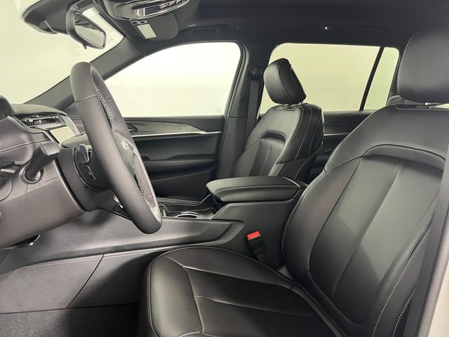 2025 Jeep Grand Cherokee Limited photo 6