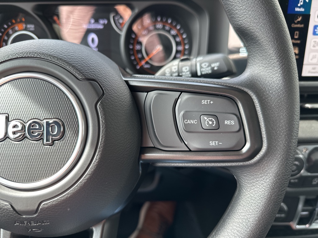 2025 Jeep Wrangler Sport photo 12
