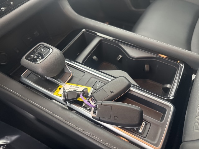 2024 Nissan Pathfinder SL photo 27