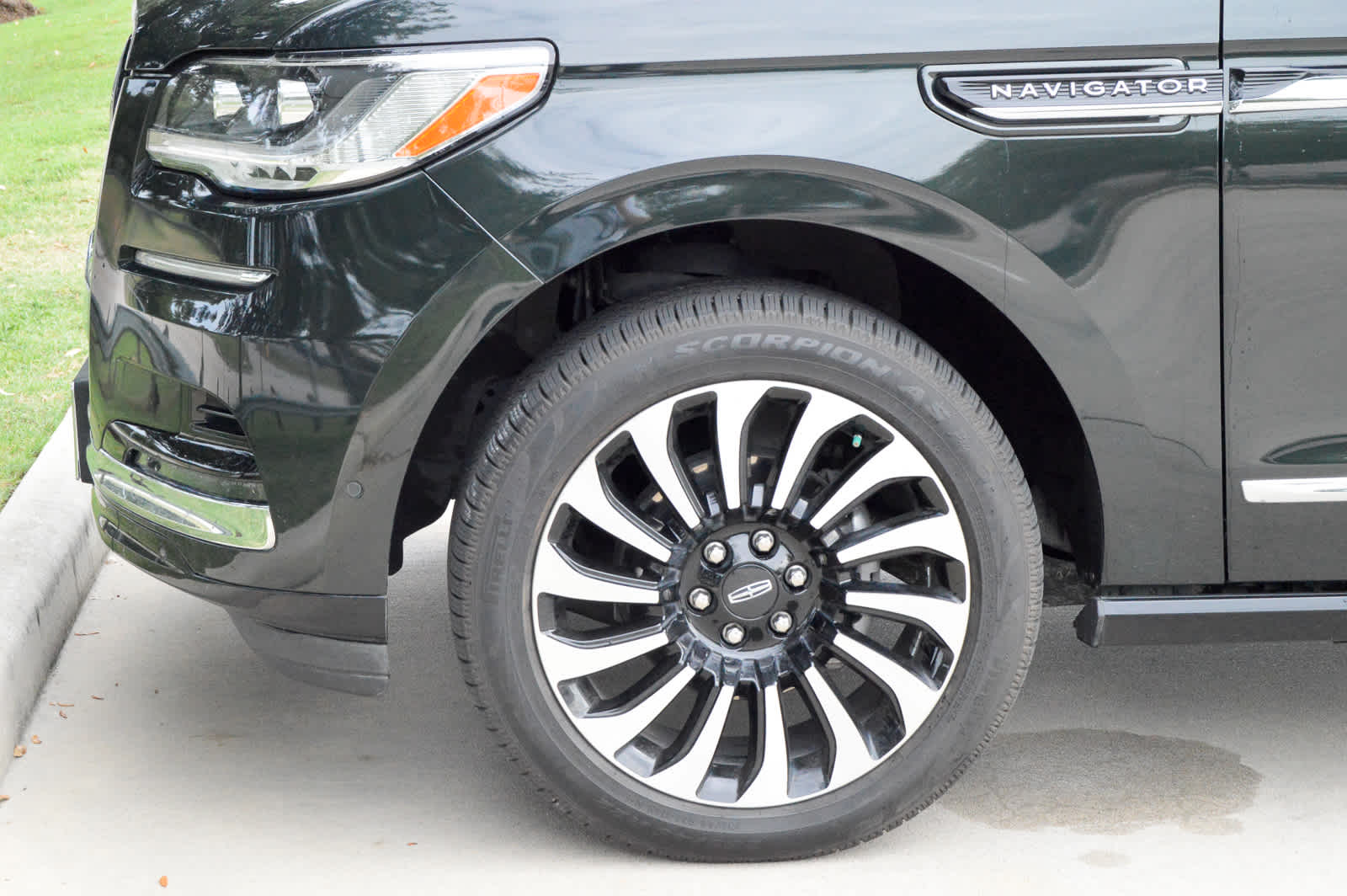2023 Lincoln Navigator Black Label photo 8