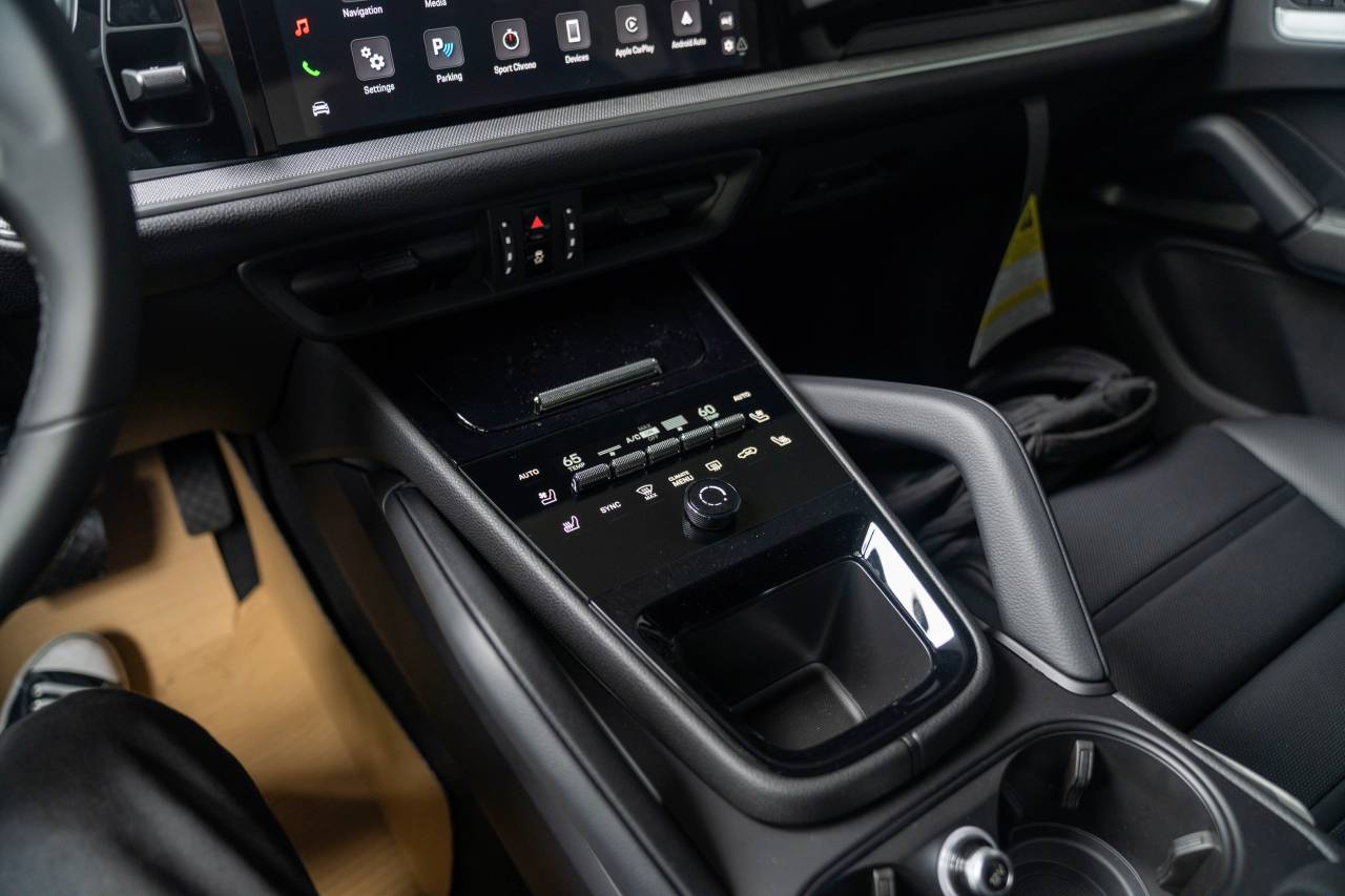 2025 Porsche Cayenne Coupe photo 20