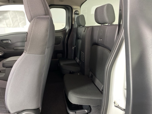 2025 Nissan Frontier SV photo 12
