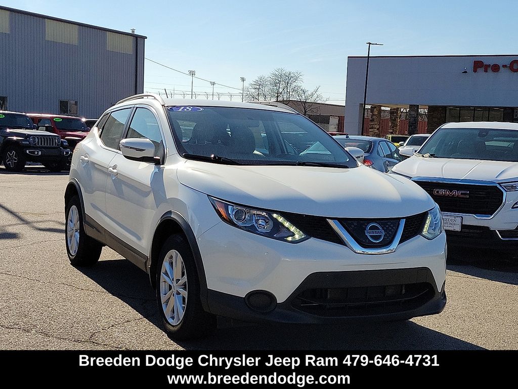 2018 Nissan Rogue Sport SV's photo