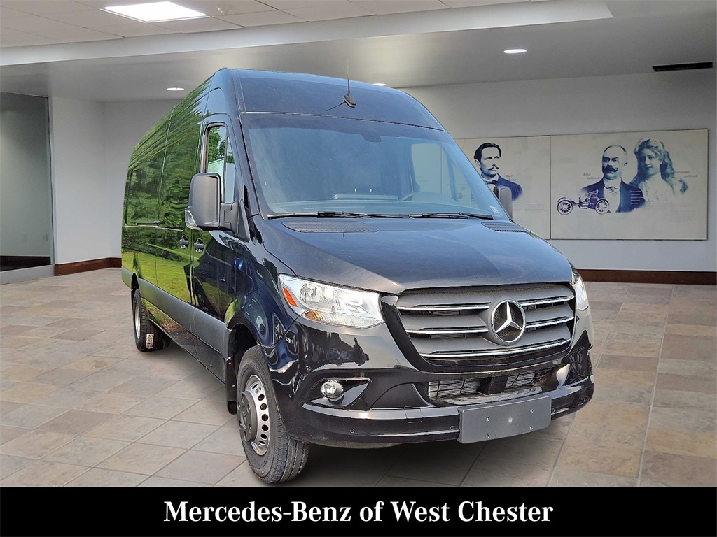 2024 Mercedes-Benz Sprinter Cargo Van Base's photo