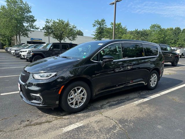 2025 Chrysler Pacifica photo 8