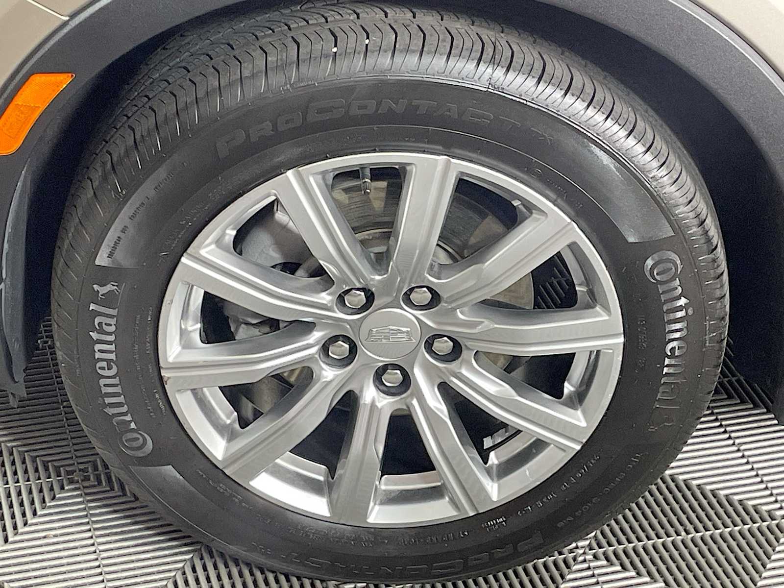 2023 Cadillac XT4 Premium Luxury photo 29