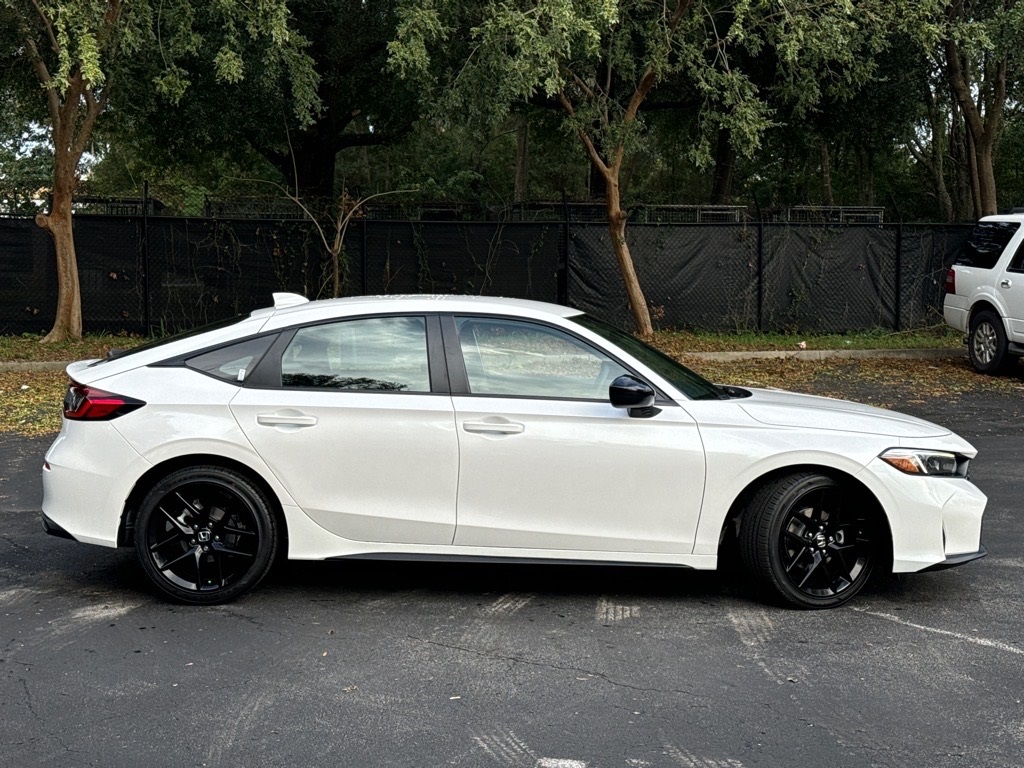 2025 Honda Civic Hatchback Sport photo 4