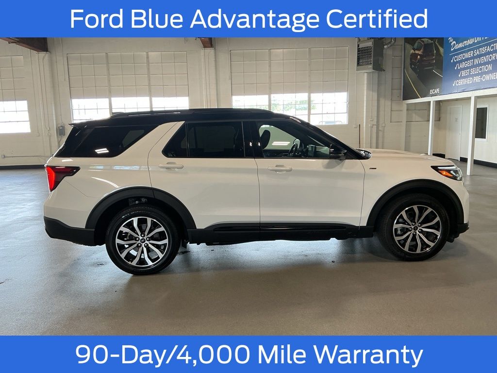 2025 Ford Explorer ST-Line photo 5