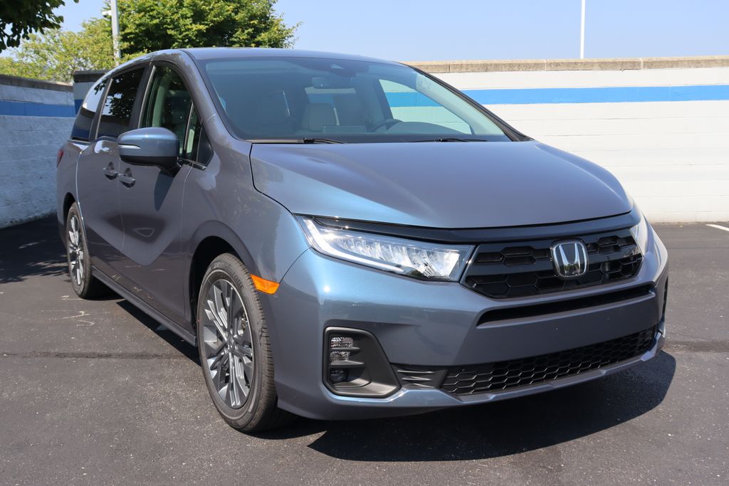 2026 Honda Odyssey Touring photo 7