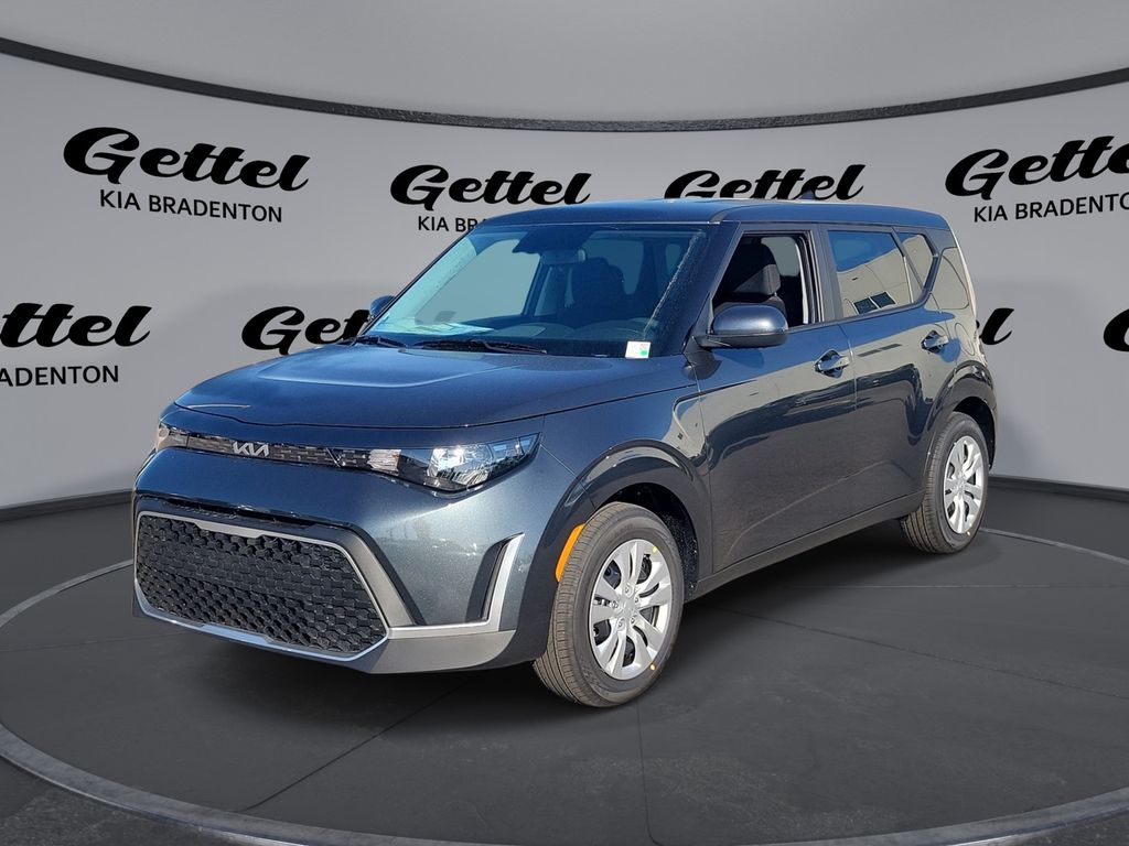 2025 Kia Soul LX's photo