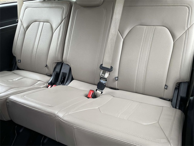 2024 Ford Expedition MAX Limited photo 4