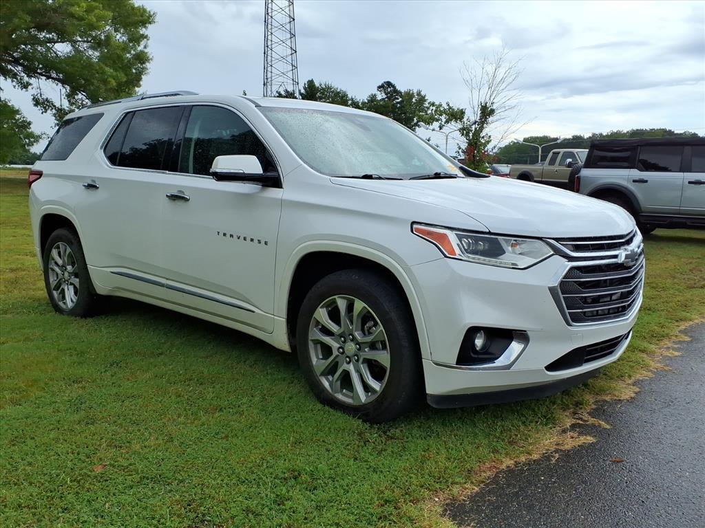 2019 Chevrolet Traverse Premier photo 2