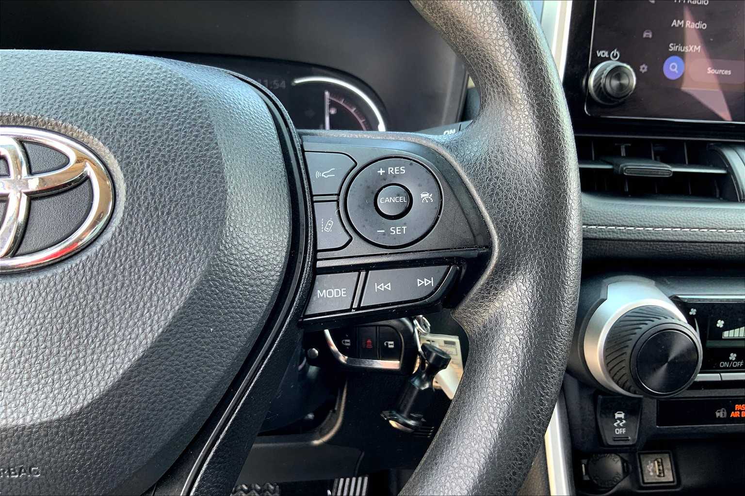 2024 Toyota RAV4 LE photo 21