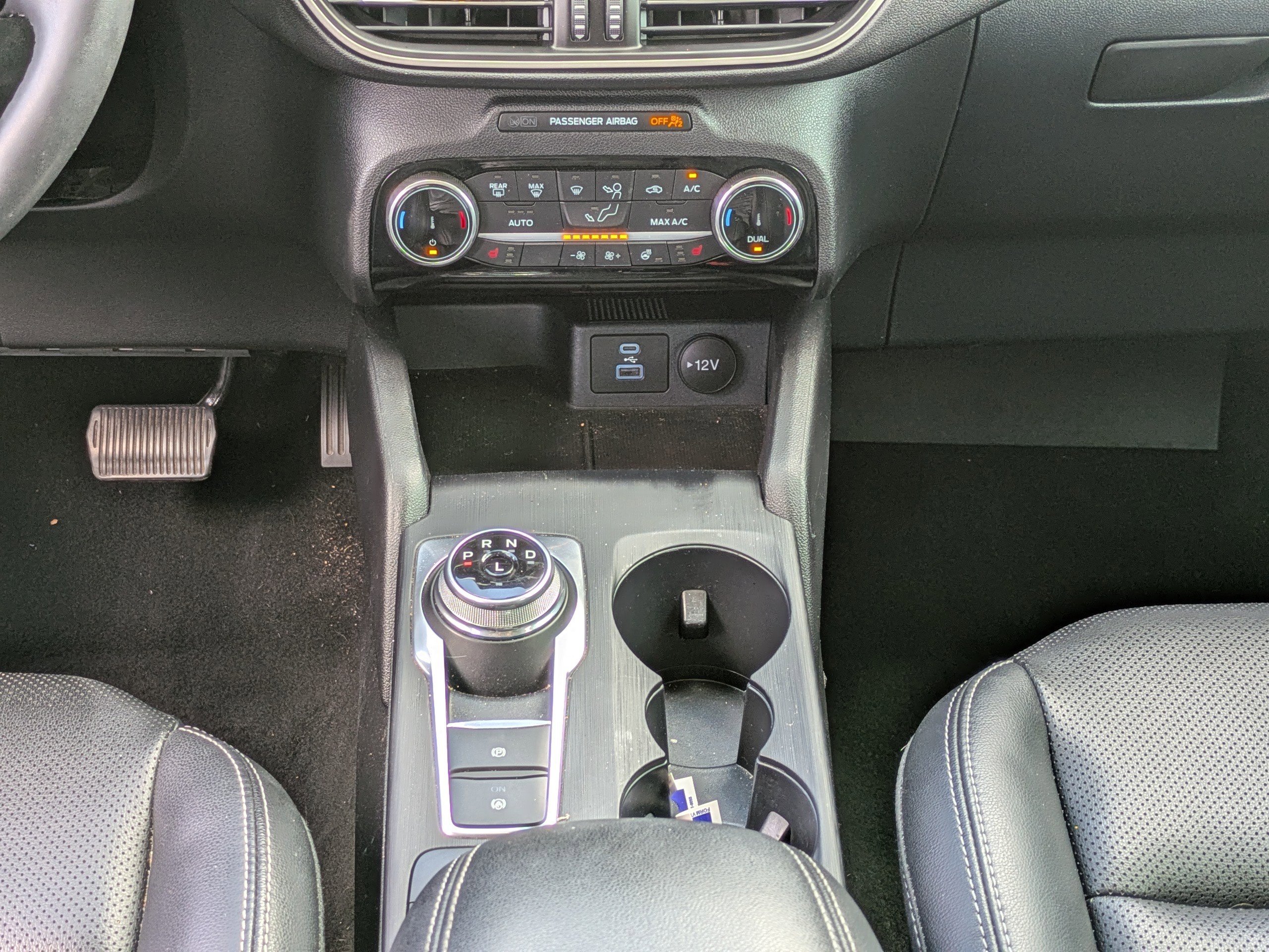 2022 Ford Escape SEL photo 16