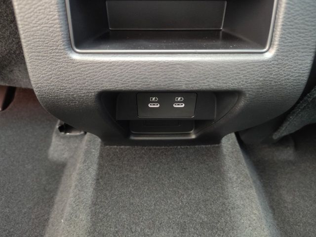 2025 Mitsubishi Outlander SE photo 22