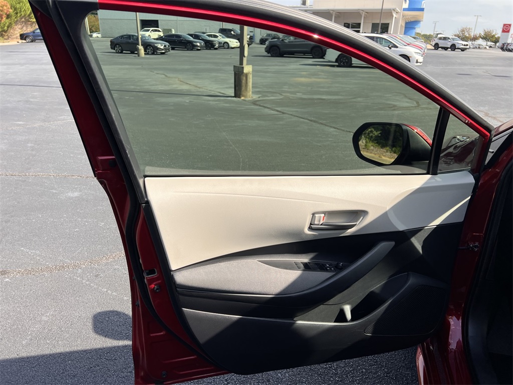 2022 Toyota Corolla LE photo 17