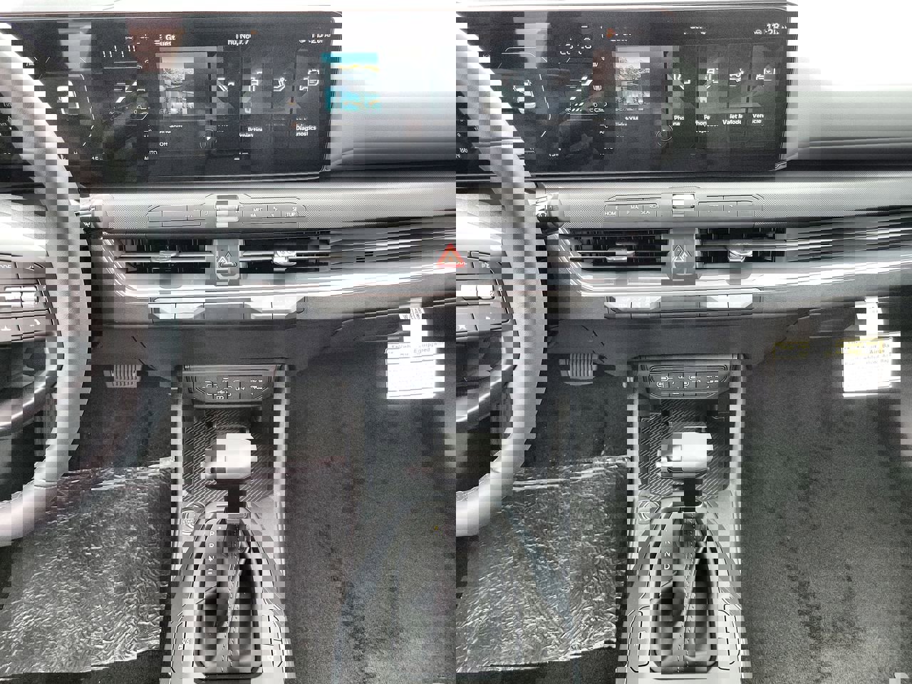 2025 Kia K4 EX photo 18