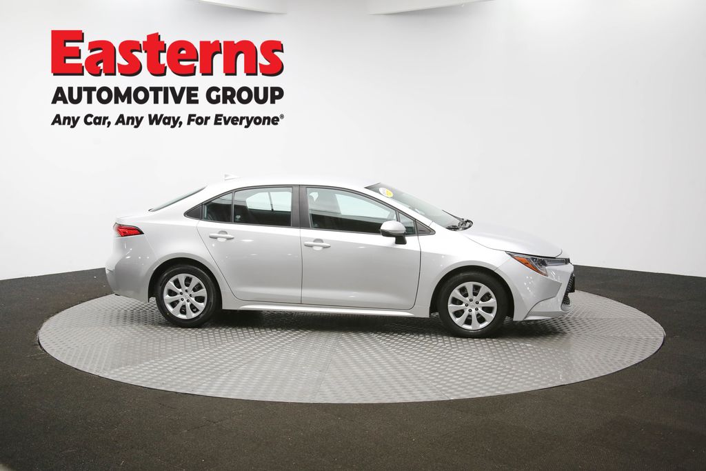 2021 Toyota Corolla LE photo 31