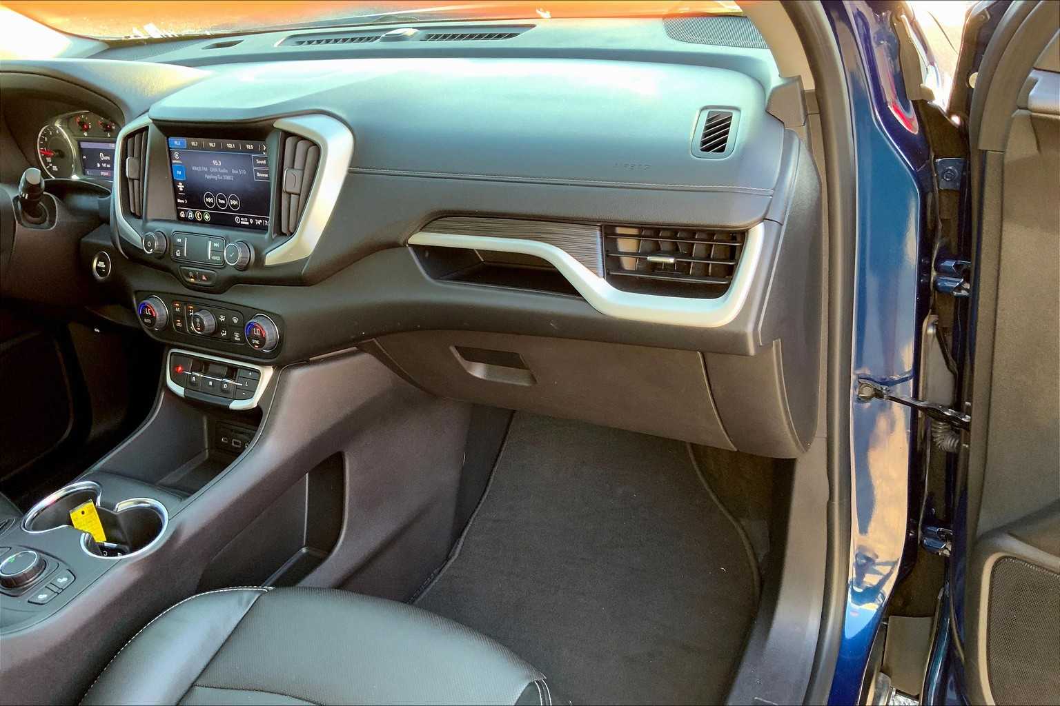 2023 Gmc Terrain SLT photo 17