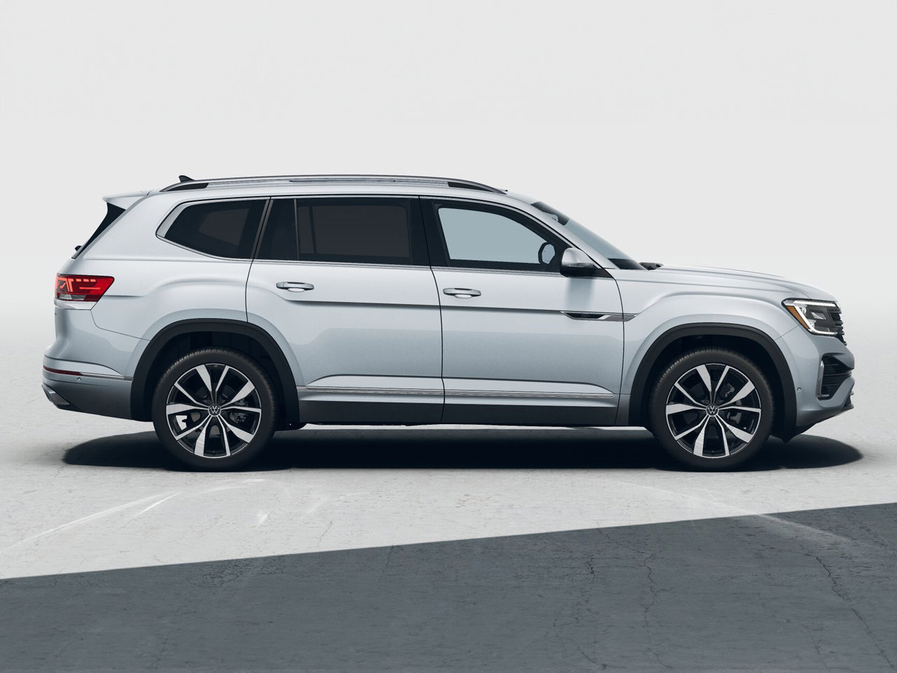 2026 Volkswagen Atlas SEL Premium R-Line photo 2