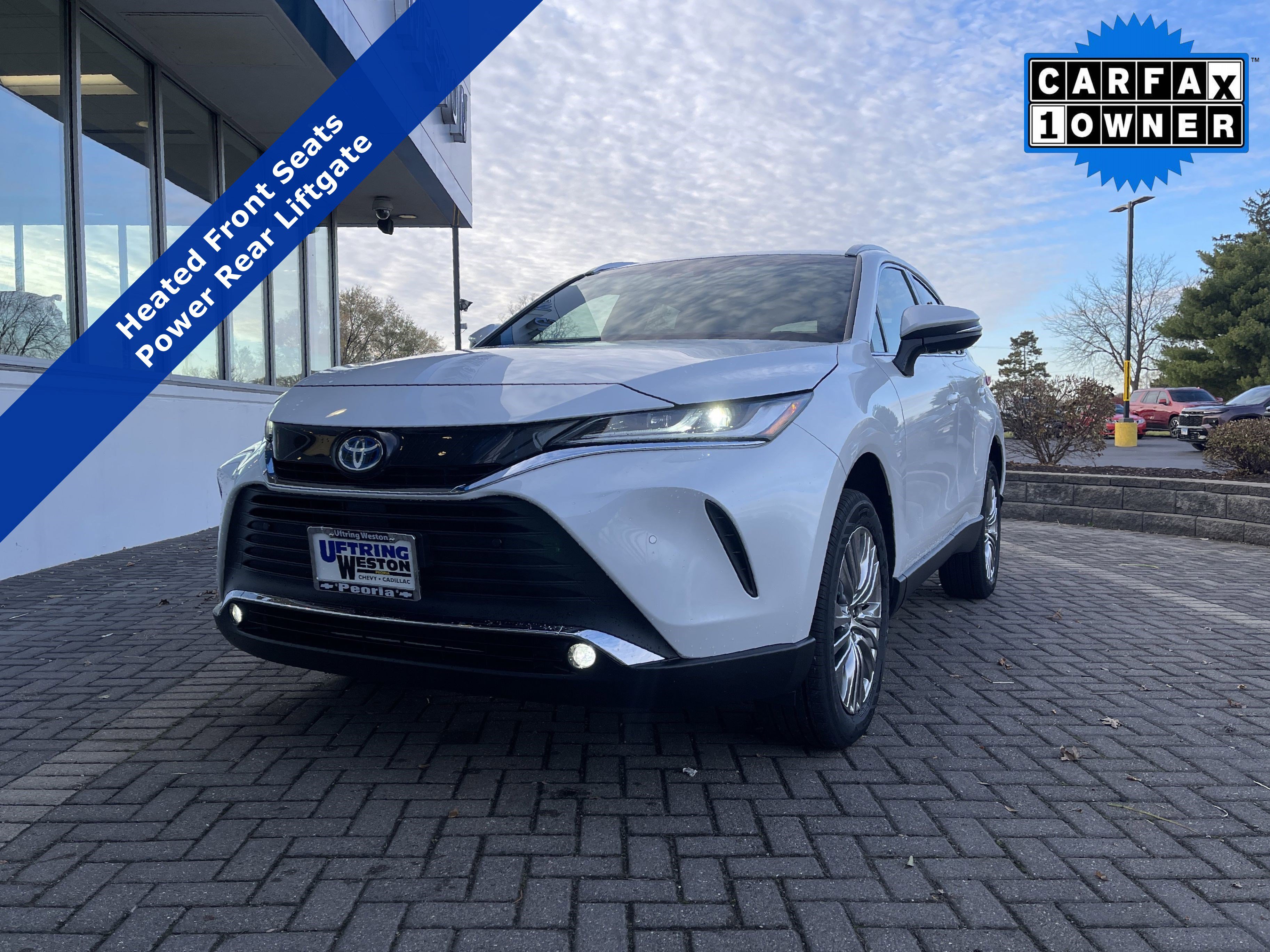 2023 Toyota Venza XLE's photo