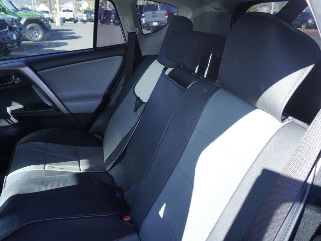 2018 Toyota RAV4 Hybrid XLE photo 20