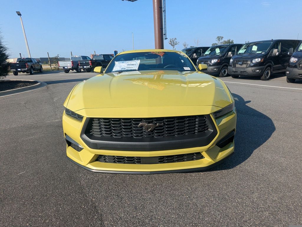 2025 Ford Mustang EcoBoost Premium photo 9